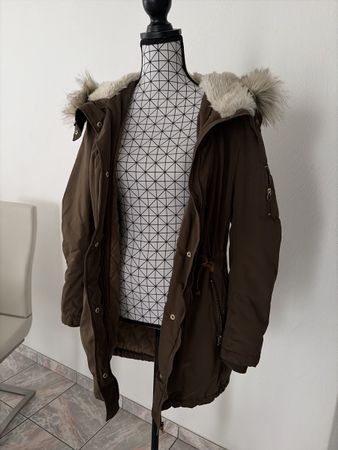 Winter Parka mit Fellkapuze, olivengrün/khakki Grösse S/M