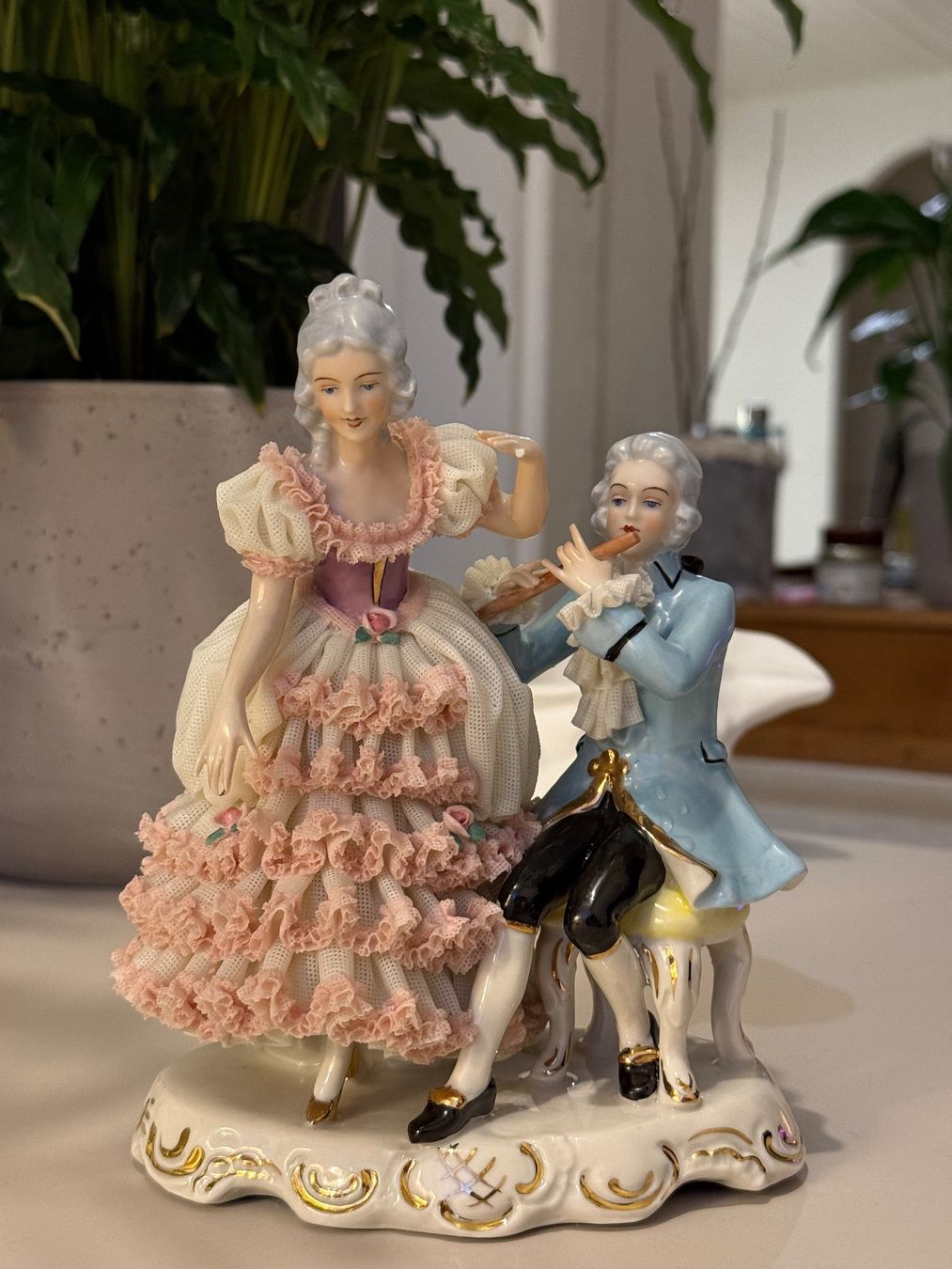 Statuette: Vintage Capodimonte Porcelain Figurine – Usato da Clarens venduto da vat_2x6j 2