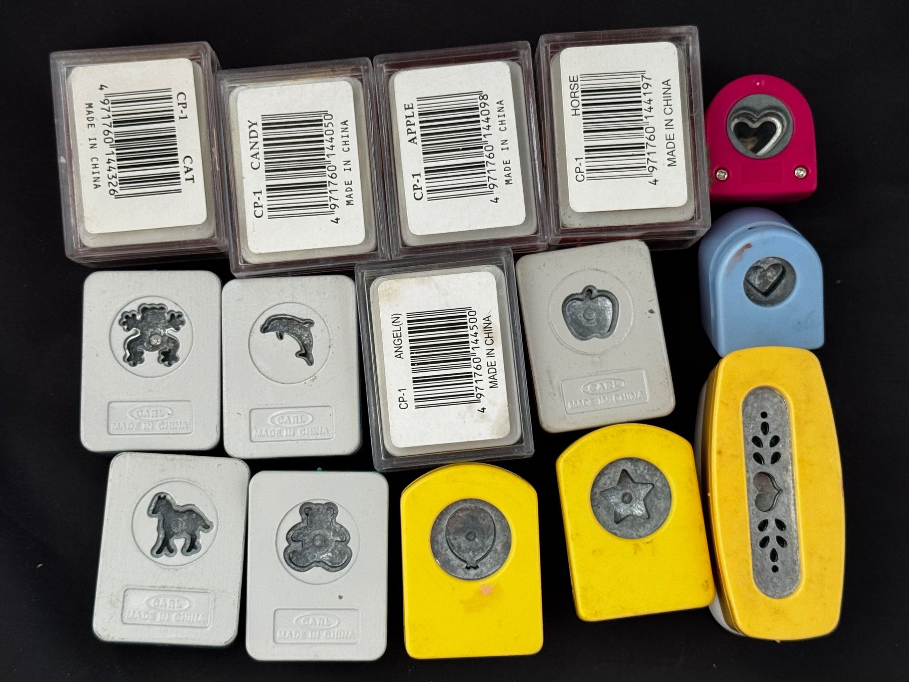 Kits de loisir créatif: Lot de 15 perforatrices Craft Punch etc diff modèle – D'occasion à Ovronnaz par Etagne68 3