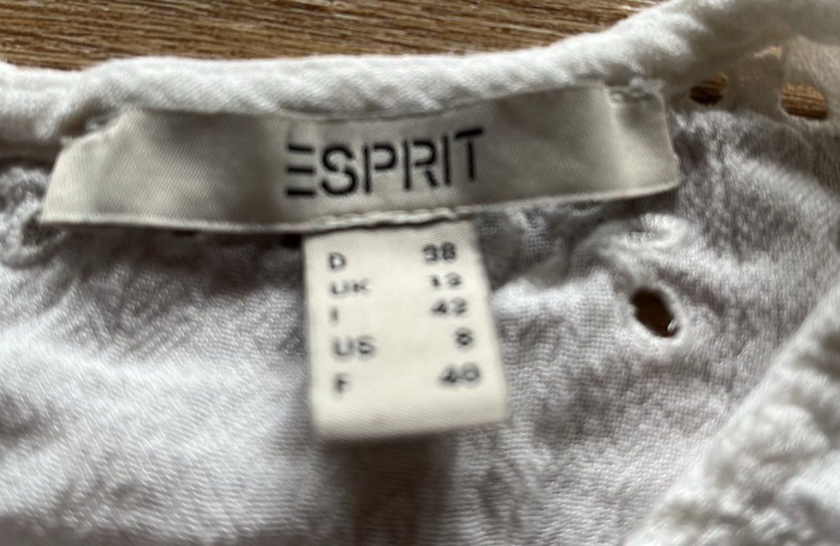 Esprit Camicette: Schöne weisse Bluse mit Rüschen / Cottage Core / Esprit – Nuovo (secondo la descrizione) da Biel/Bienne venduto da LadyDita 4