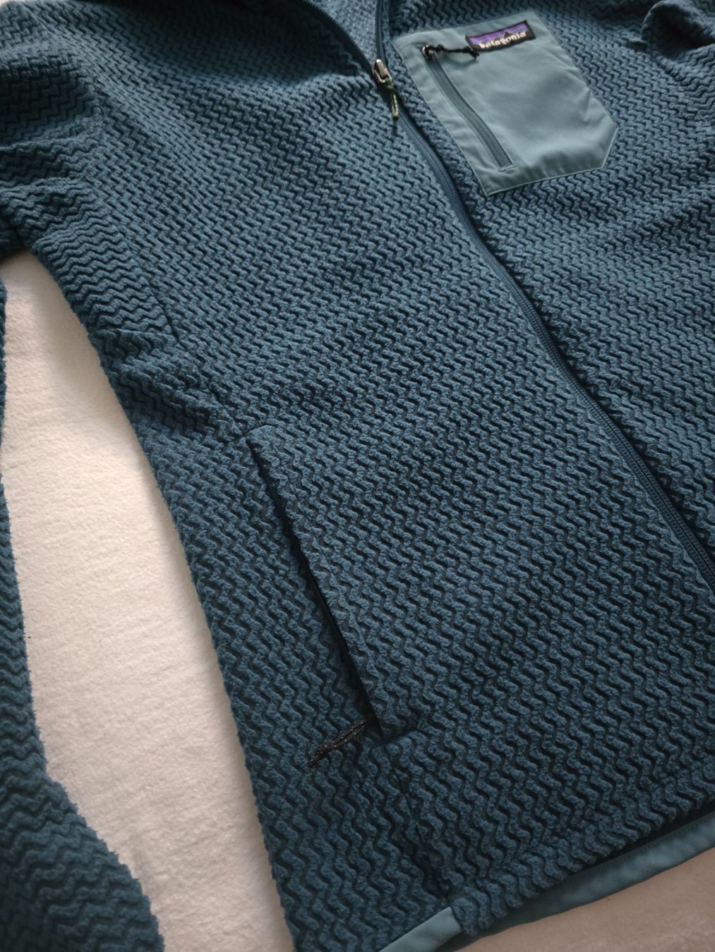 Patagonia Jacken: Patagonia R1 Air – Gebraucht aus Fribourg von ADGF25 3