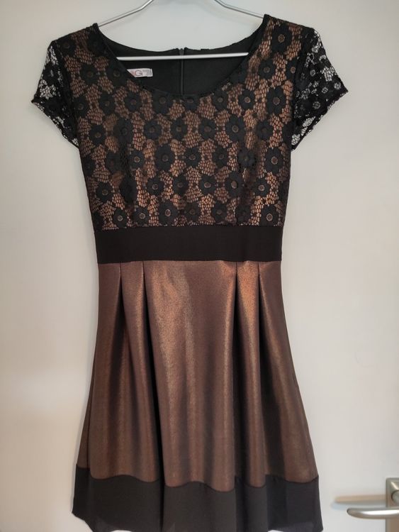 Robes: Damenkleid in Schwarz-Bronze GrösseS/36 – D'occasion à Niederuzwil par Grenadine1000 1