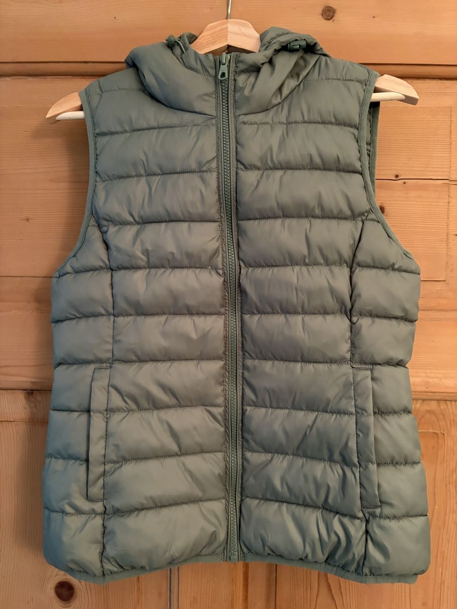 Only Gilet & Giacche senza maniche: Gilet Only, verde, con cappuccio – Usato da Leggia venduto da lin_98v9 1