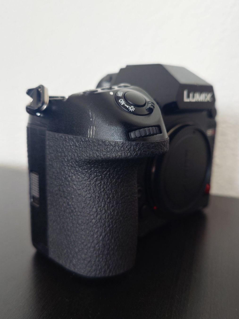 Panasonic Fotocamera: Panasonic Lumix S1H - Kit Shape – Usato da Chavannes-Renens venduto da ber_bz89 6
