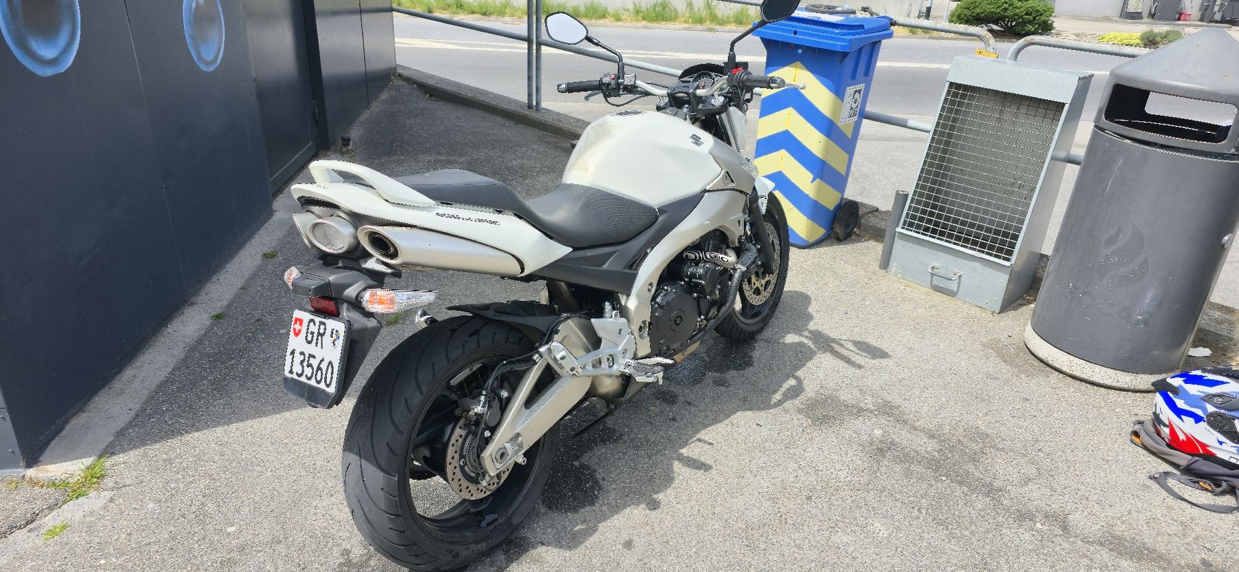 Suzuki Strada: Suzuki GSR 600 2010 – Usato da Chur venduto da zul_9psr 5
