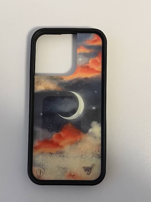 Covers & Schutzfolien: Wildflower iPhone Case - iPhone 15 pro - Bella Hadid Collab – Gebraucht aus Niederhasli von rx_abc