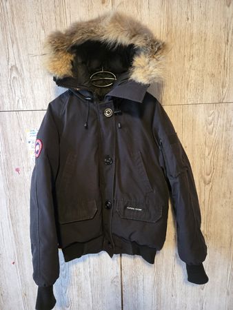 Schöne Winterjacke von Canada Goose in der Grösse M