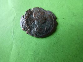 uralte Bronzemünze  18 mm     1.65 g