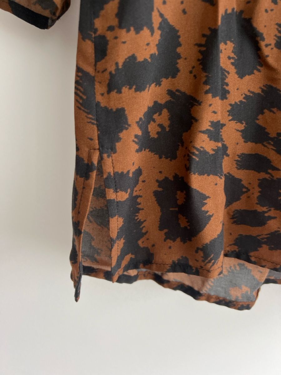 Madeleine Camicette: Bluse mit Leo-Muster, Grösse 40, Madeleine – Nuovo (secondo la descrizione) da Uetikon am See venduto da Sarahm76 2