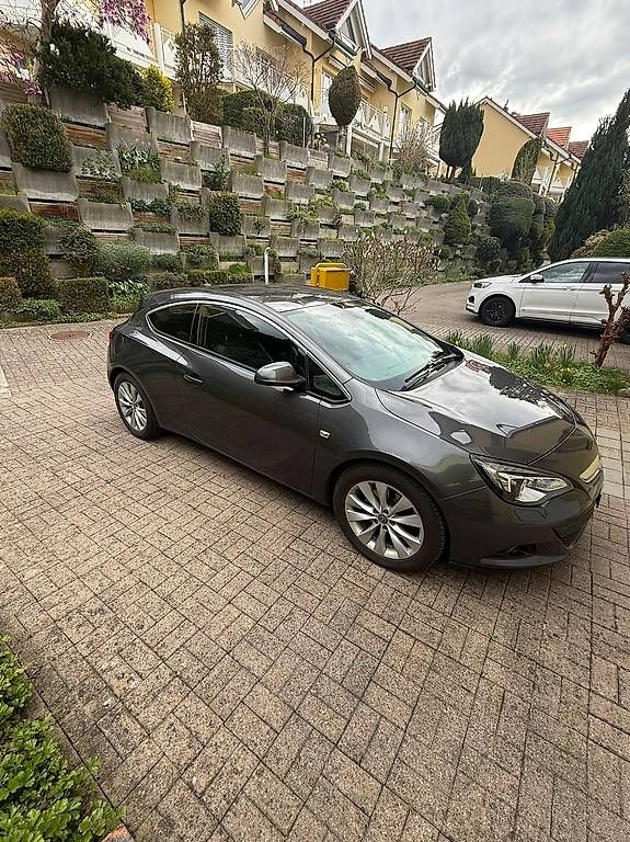 Automobili: Opel Astra GTC 2.0 CDTI  – Usato da Ruswil venduto da Thoma93 1