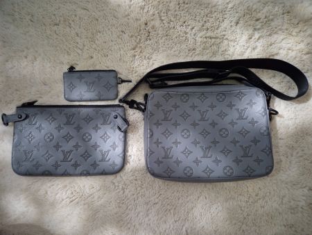 Tasche Louis Vuitton Trio Messenger Bag, Grau, Top Zustand!