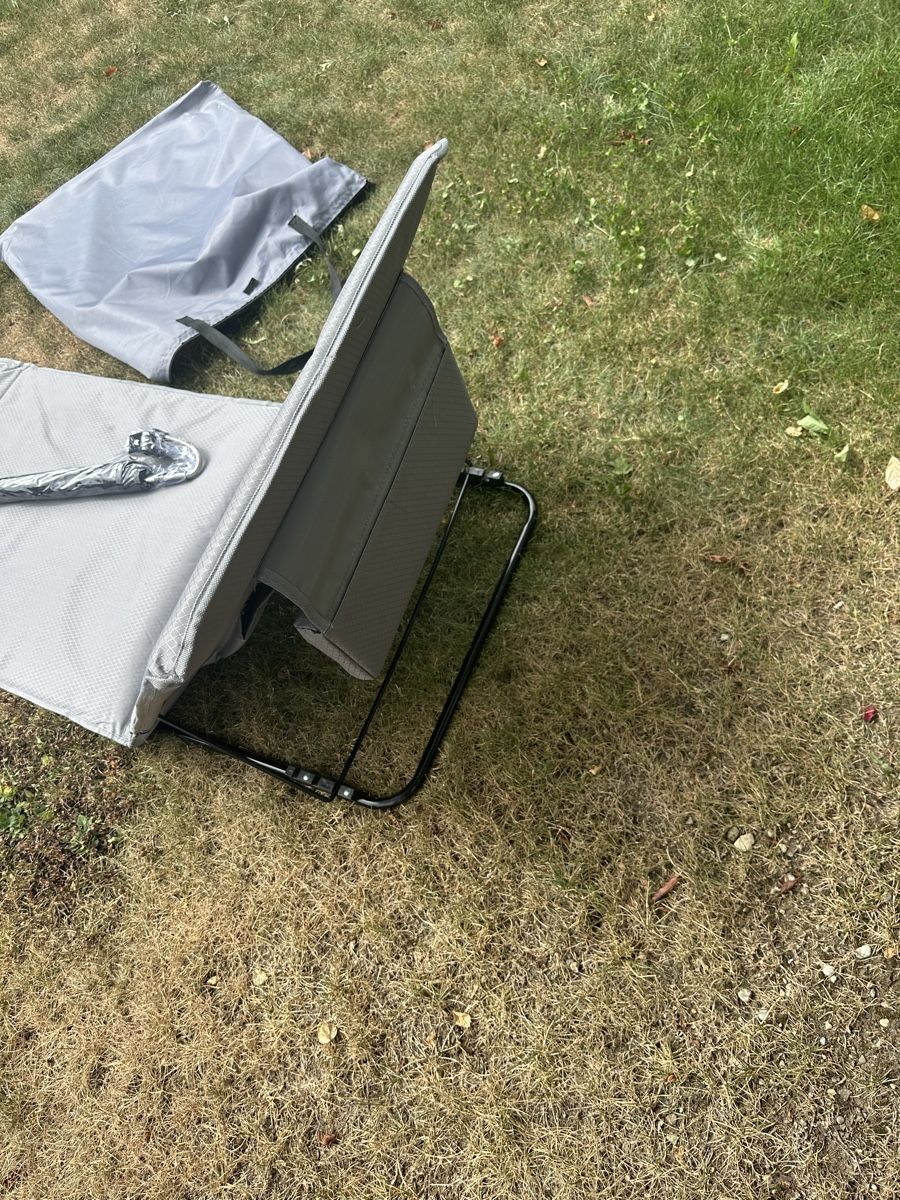 Bodenmatten: Strandliege  grau mit Tragetasche  – Gebraucht aus Egg b. Zürich von Chobe 2