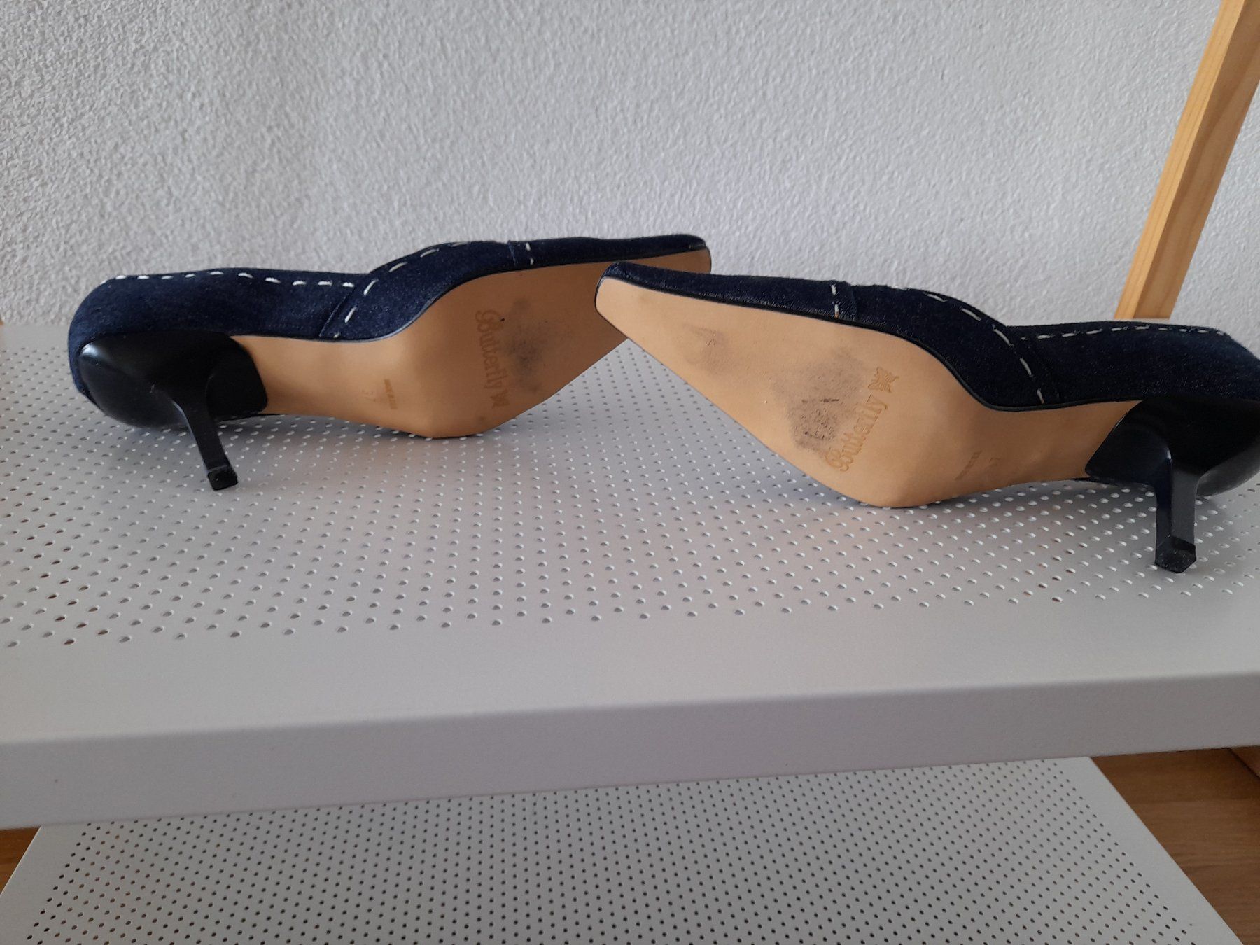 Scarpe da donna: Chaussures en jeans – Usato da Mont-sur-Lausanne venduto da Pioutch 2