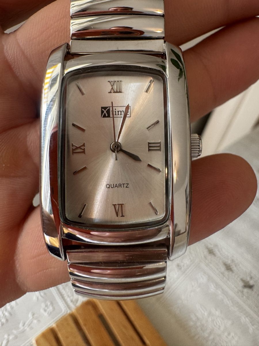 Montres: Xtime Quartz Watch Silver Rectangular Like New – D'occasion à Gerlafingen par naj_vj8s 2