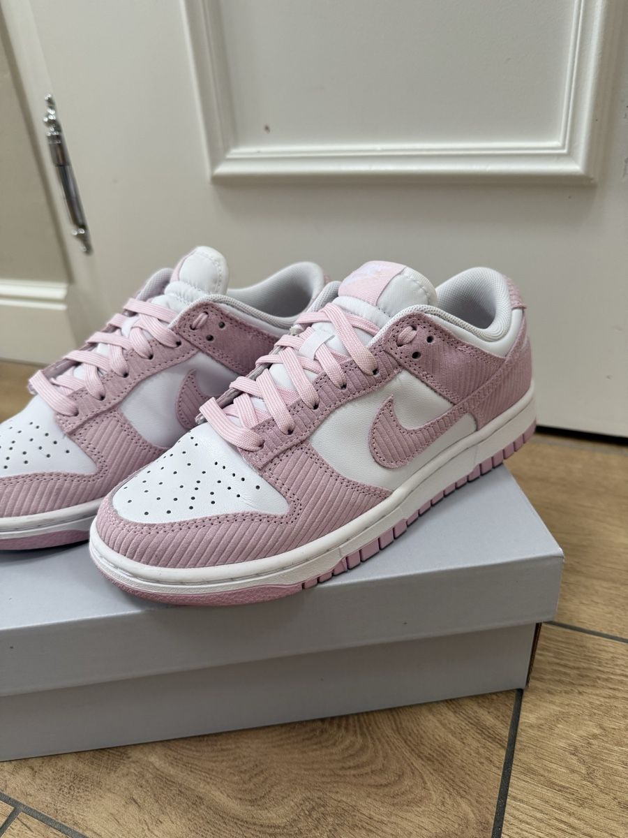 Nike Damenschuhe: Nike Dunk Low Pink Cord – Gebraucht aus Vaduz von GiuliaSu 1