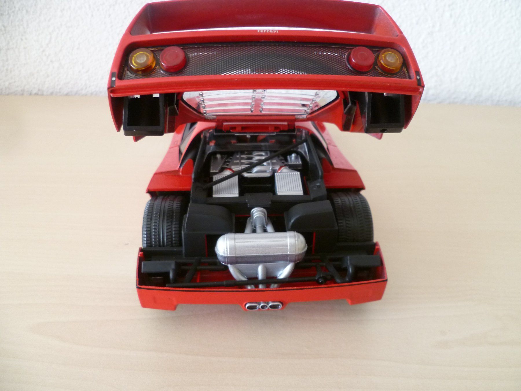 Bburago Modellautos: Ferrari F40 1:18 – Neu und originalverpackt aus Uznach von Bieger58 2