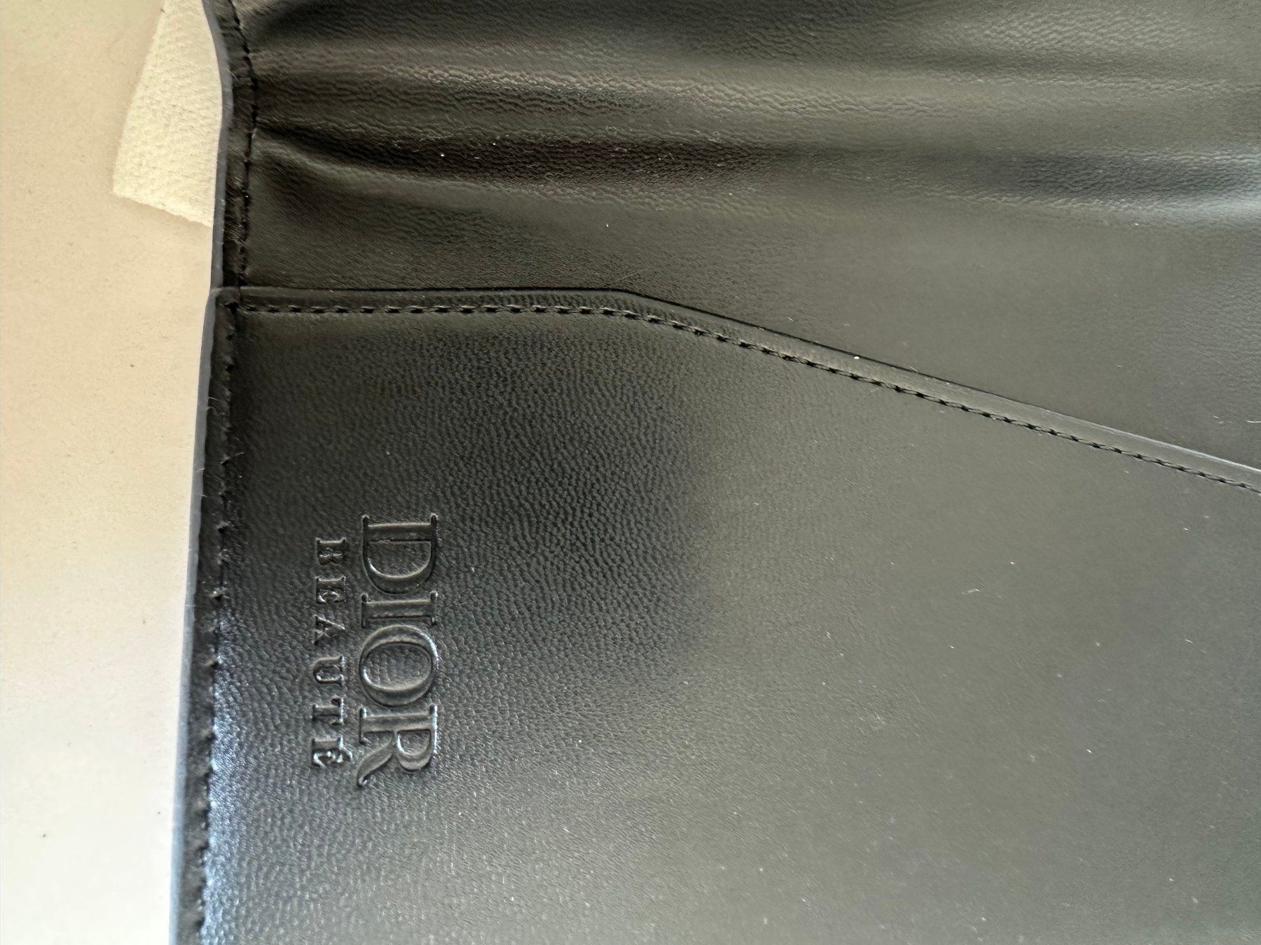Dior Sonstige Kleidung & Accessoires: dior Passhülle – Neu und originalverpackt aus Steinmaur von regenbogen052 2