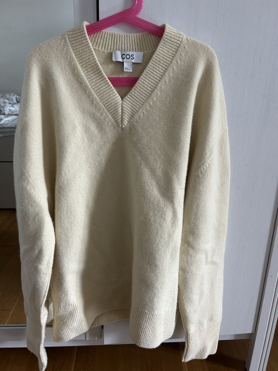Cos Maglioni & Felpe: COS Wollpullover V-Ausschnitt Creme. Neuwertig – Nuovo (secondo la descrizione) da Luzern venduto da ali_6cnx