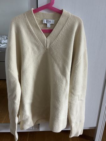 COS Wollpullover V-Ausschnitt Creme. Neuwertig