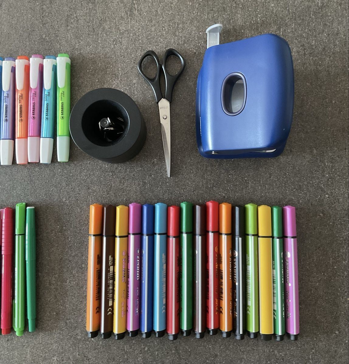 Stylos & Marker: Schreibwaren Set Stifte Marker Etuis – D'occasion à Jegenstorf par BAVARIA4CH 2