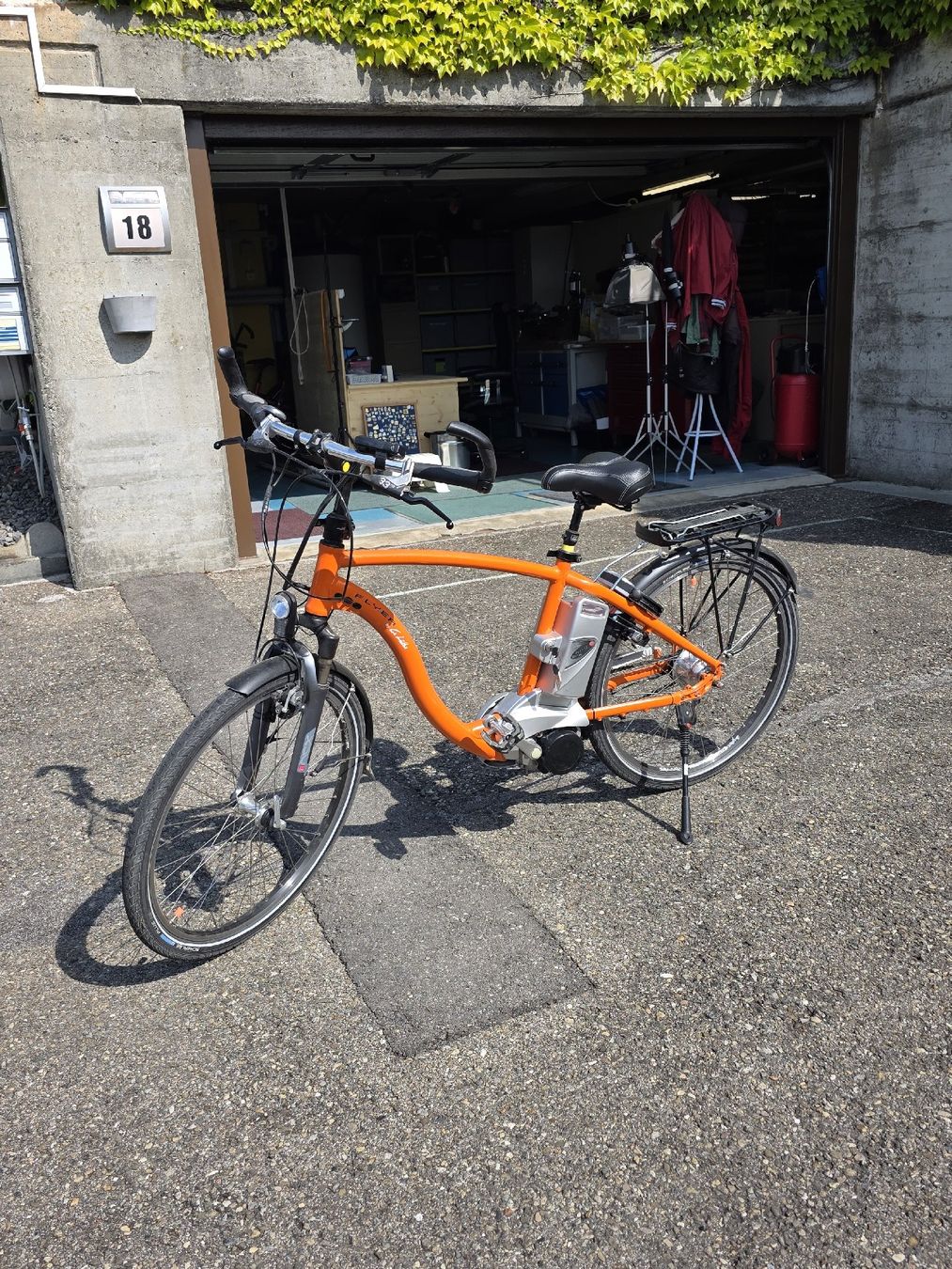 Velos: Vélo électrique Flyer orange – Gebraucht aus Cudrefin von Gsgsa 2