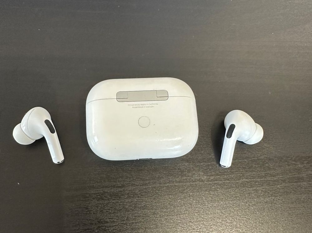 Apple AirPods Pro (MWP22Z/A) inkl. Ladecase  (kleines Manko) 3
