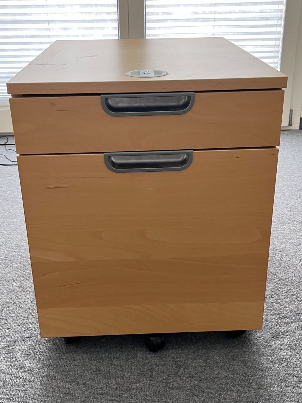 Ikea Bureaux: Schreibtisch mit Rollcontainer Buche Metallgestell von IKEA – D'occasion à Kriens par ch__z8rx 3