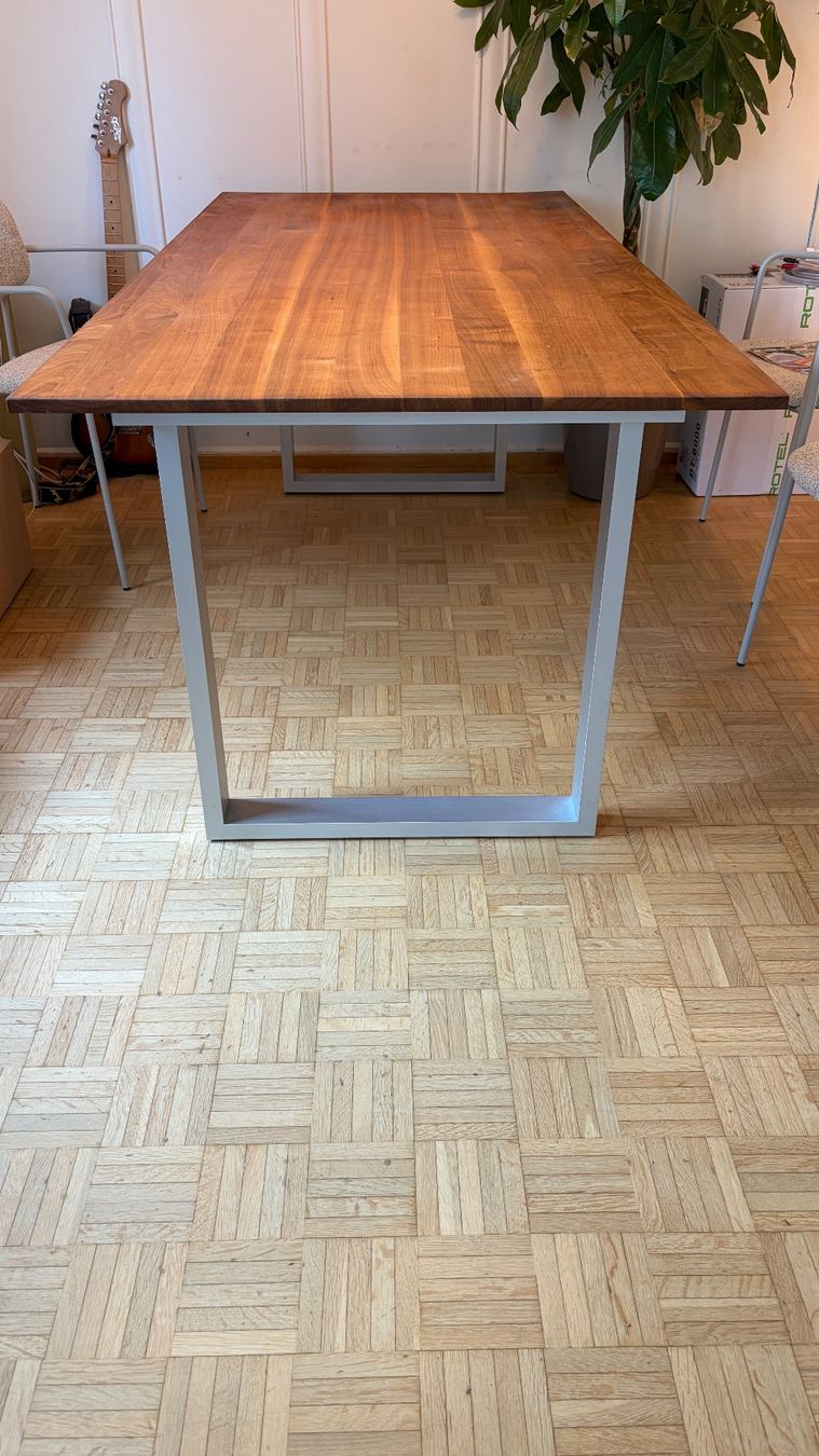 Tables: Esstisch Echtholz Kirschbaum 193 x 88 x 74 – D'occasion à Rüti ZH par sulzstede 1