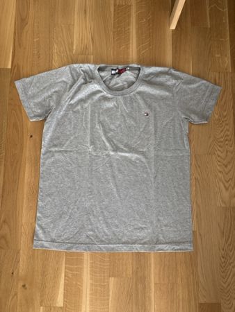 T-shirt Tommy Hilfiger gris, taille M, été parfait!