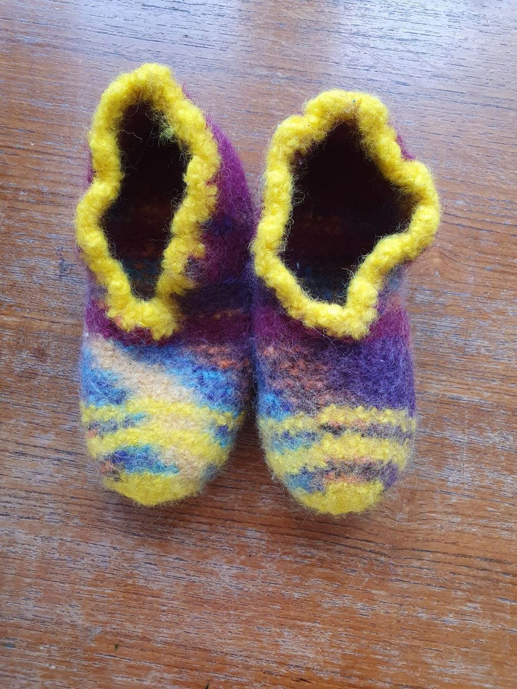 Schuhe für Jungen: Hausschuhe Gr. 24 – Gebraucht aus Kappel SO von tiger1921
