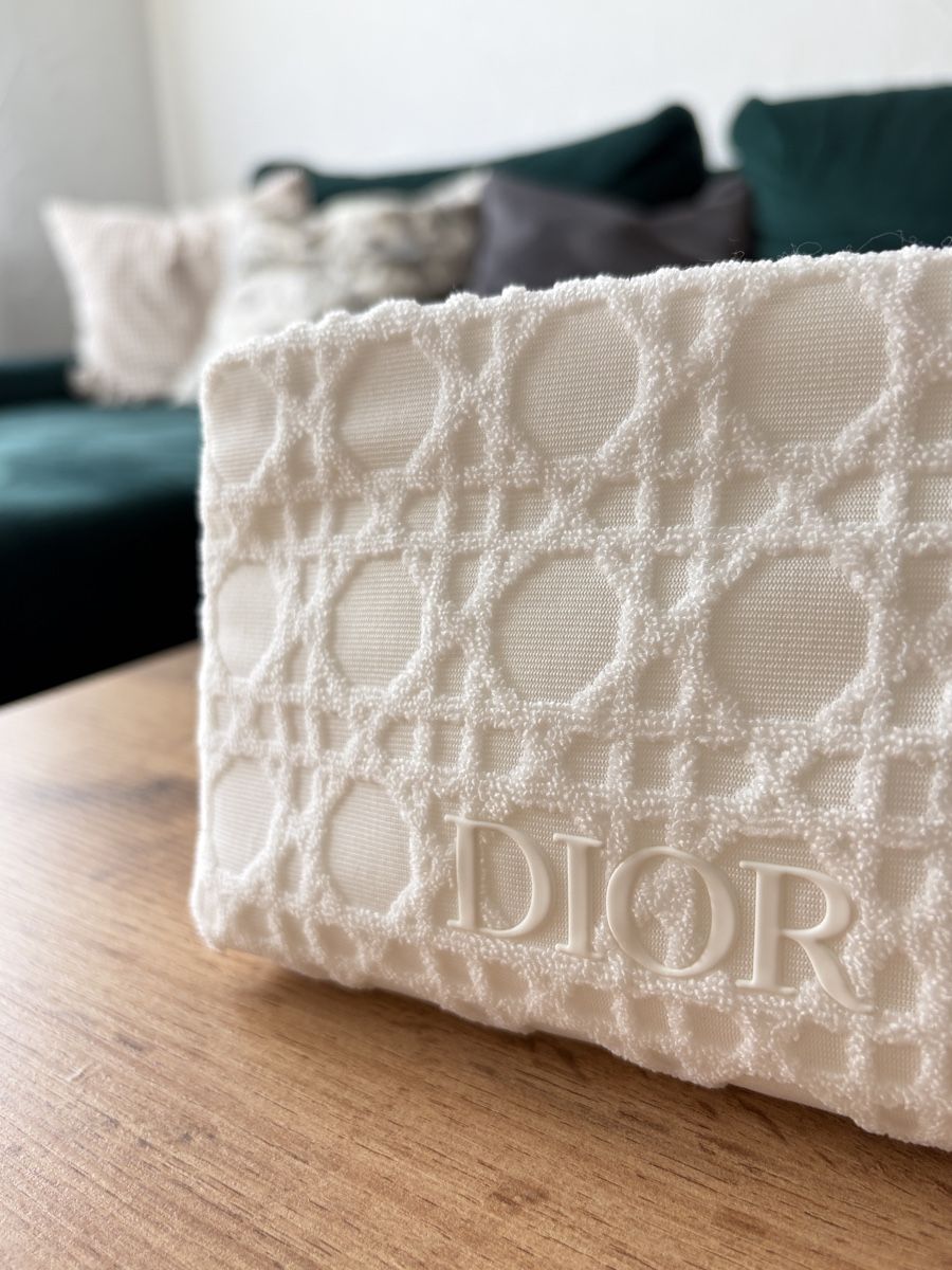 Dior Custodie per cosmetici: DIOR Beauty Kleines Neccessaires – Nuovo (secondo la descrizione) da Wetzikon ZH venduto da Kleeblume 1