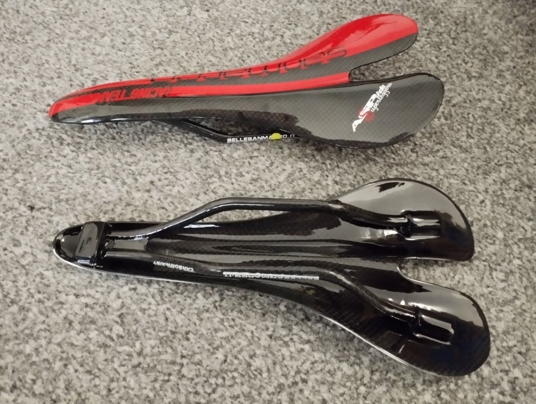 Pezzi di ricambio: 📦 Selle full carbone blanche/noire – Nuovo e nell'imballaggio originale da MONTHEY venduto da Tibobo 1