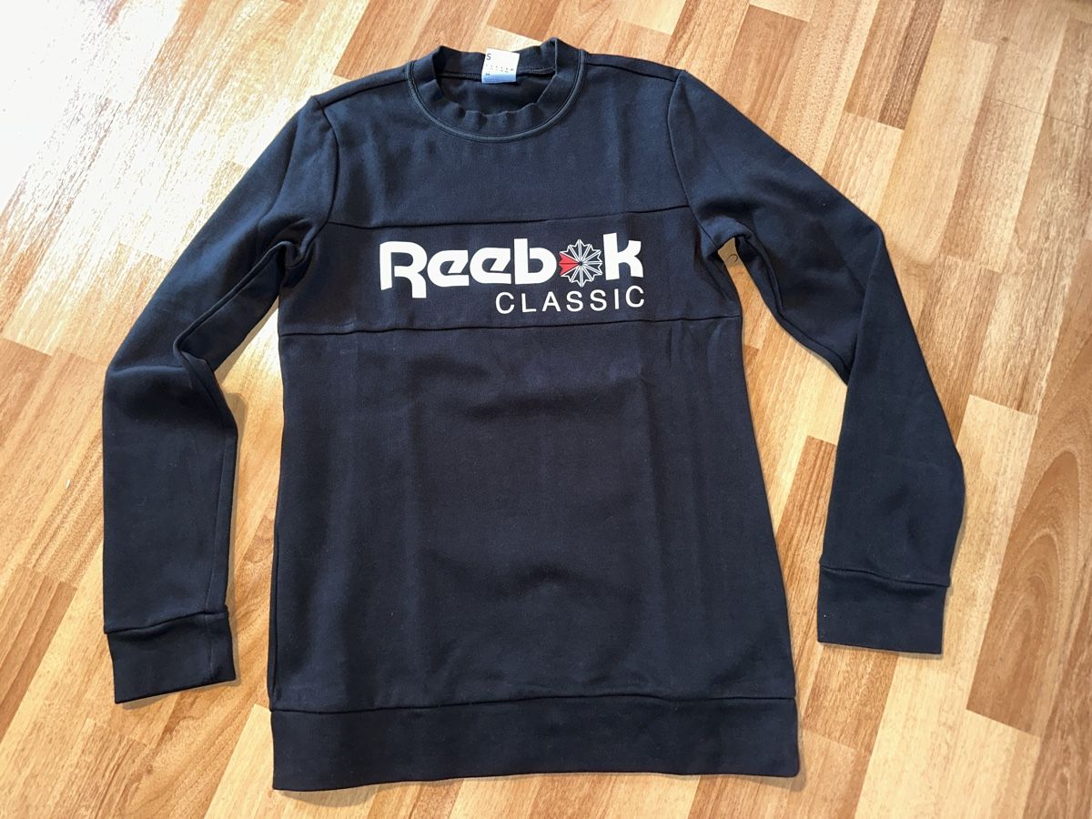 Reebok Maglioni & Felpe: Reebok Classic Pullover, Gr. S einf. Brustweite 45 cm – Usato da St. Gallen venduto da mai_2lcj