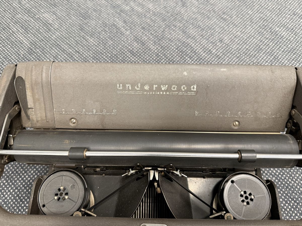 Underwood Macchine da scrivere: Schreibmaschine Underwood – Difettoso da Kriens venduto da delfossejf 2