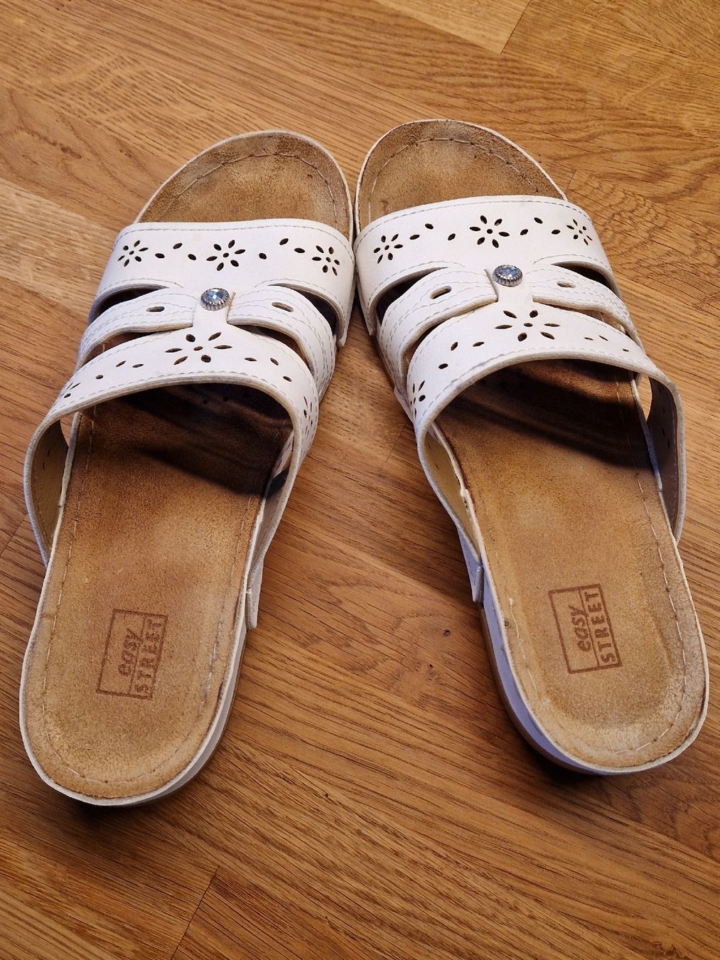 Scarpe da donna: Hausschuh Easy Street, 41 – Usato da Kulmerau venduto da Doene7 1