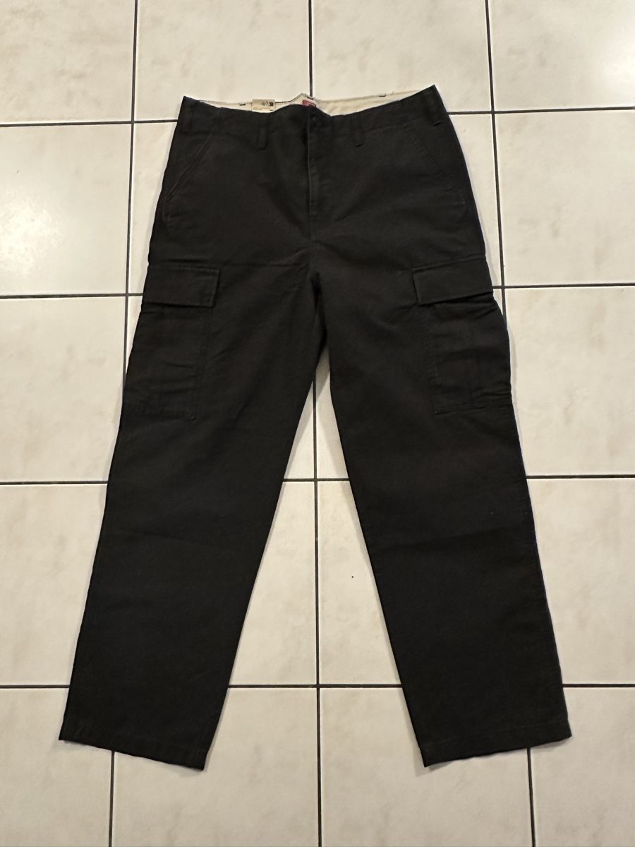 Levi's Pantaloni: Pantalons cargo Levi’s neuf – Nuovo e nell'imballaggio originale da Savagnier venduto da Pivovar2