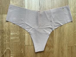 Victoria’s Secret No Show Thong M NEW