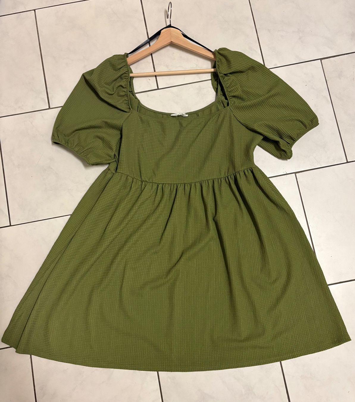 Vestiti: Kleid oliv – Nuovo (secondo la descrizione) da Basel venduto da tif_m2h6 1
