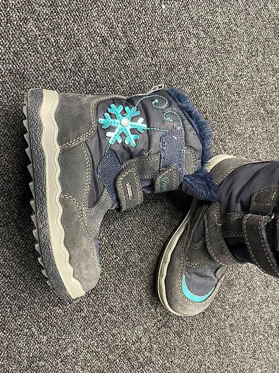Scarpe per ragazze: Mädchen Winterschuhe von Primigi Gr. 27 – Usato da Dietlikon venduto da moischa 1