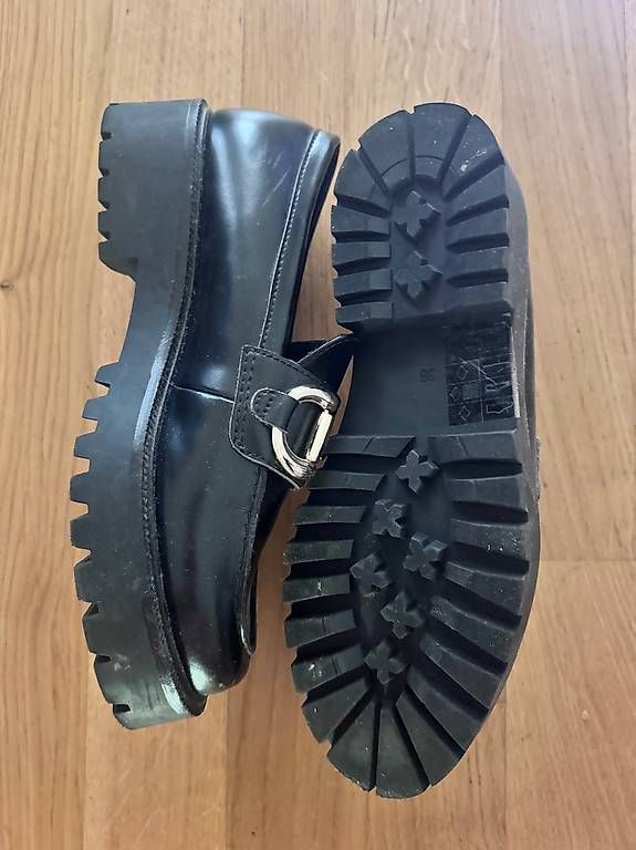 Scarpe da uomo: Nie getragene Schuhe H&M – Nuovo e nell'imballaggio originale da Ittigen venduto da Noelle26 1