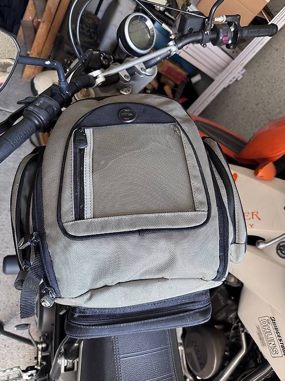 Borse: Motorradtankrucksack magnetisch, Polo / Drive – Usato da St. Gallen venduto da Jvor