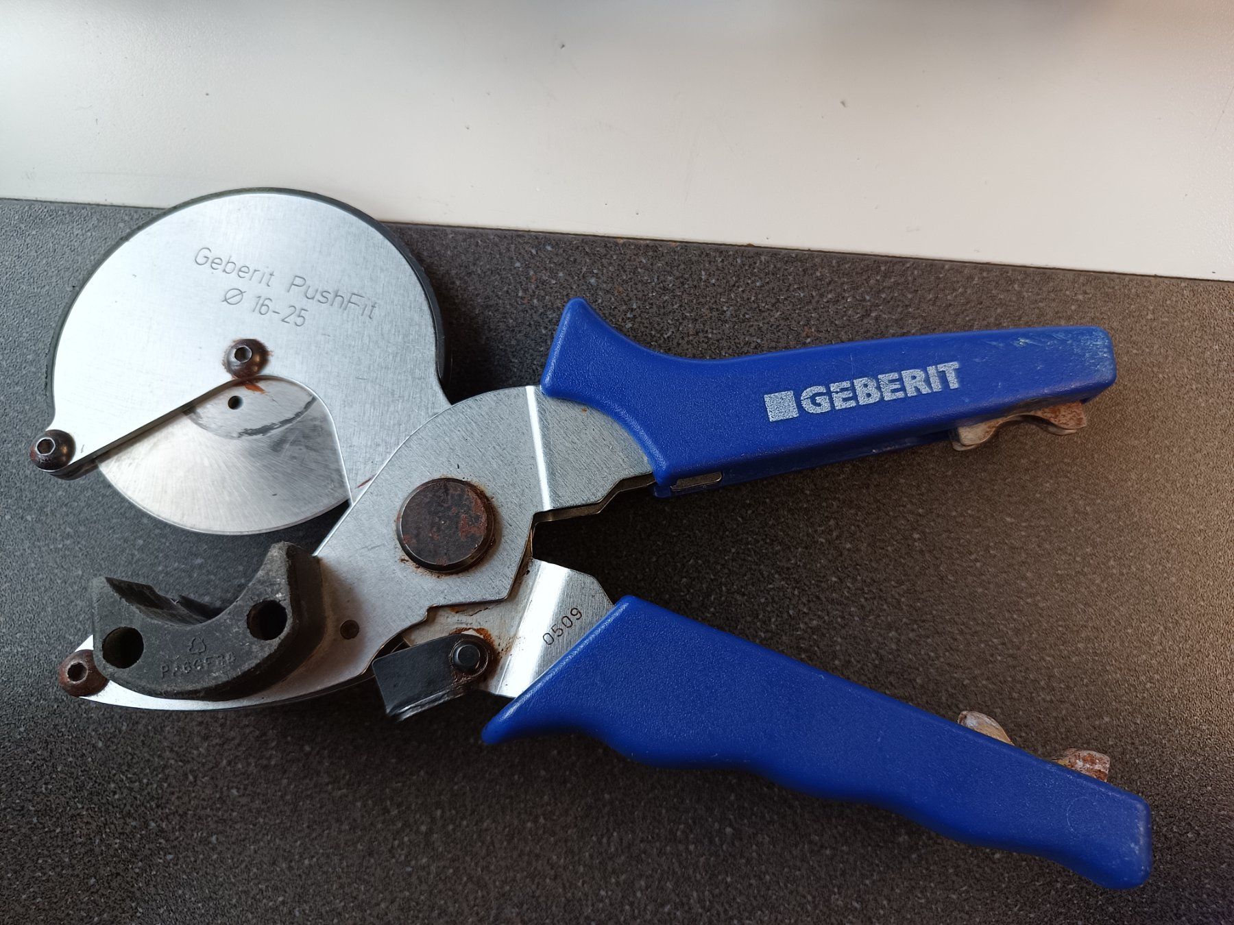 Geberit Tutti gli attrezzi: Geberit PushFit Rohrschneider – Usato da Oberegg venduto da A-Z.Handel.Loehrer 5