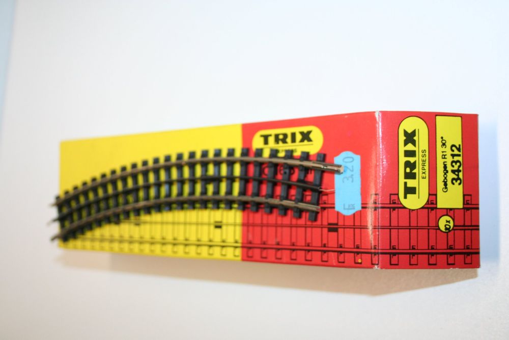 TRIX EXPRESS Gleis 34312 R1 30° 10 Stück (Gebraucht) in Bern für CHF 7 ...