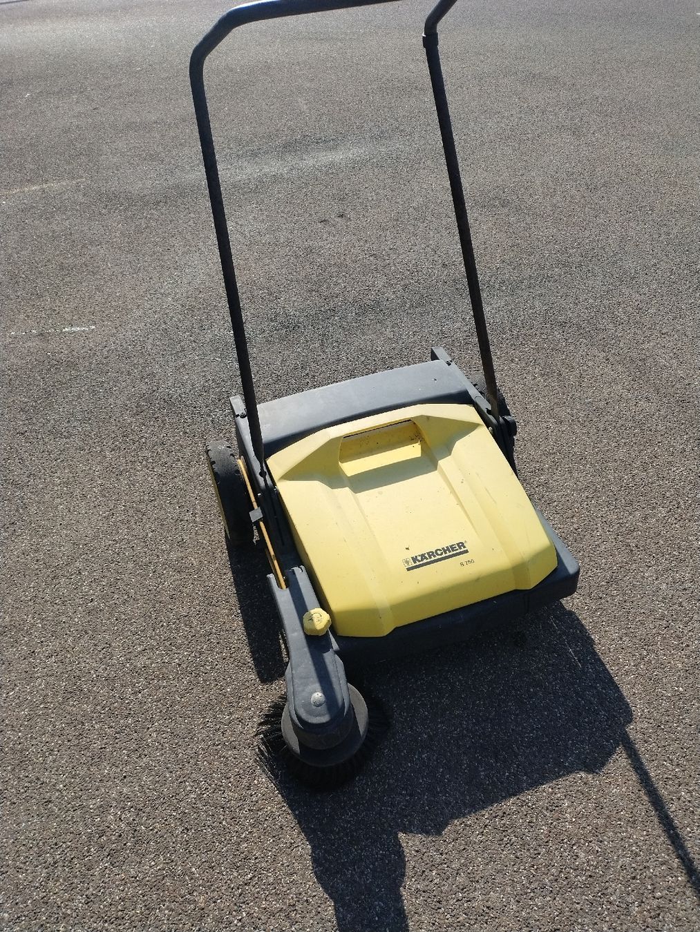 Kärcher Alle Maschinen: Kärcher S750 Bodenkehrer  – Gebraucht aus Brüttisellen von Grorbas 1