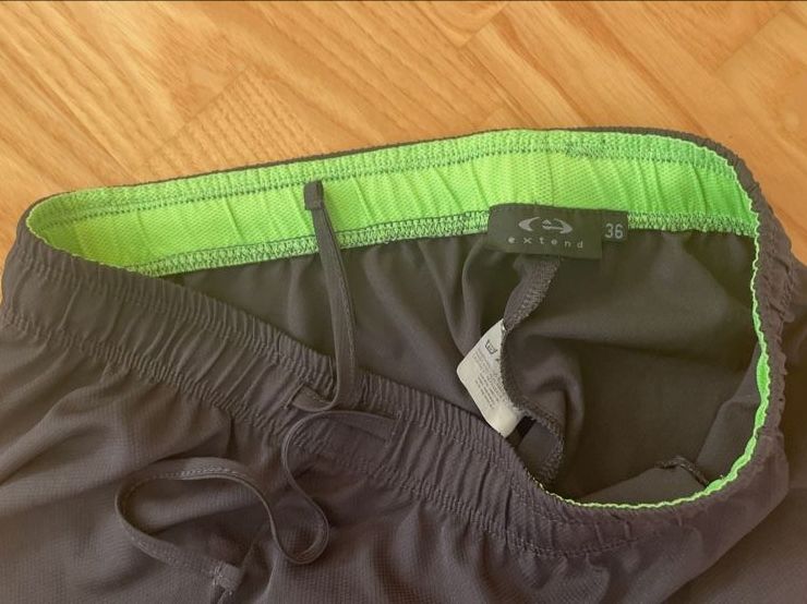 Lotti di vestiti: Kleiderpaket: Sportset 4 Stück – Usato da Roggwil BE venduto da R.. 3