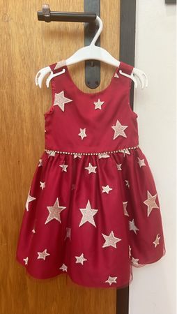 Wunderschönes Kinderkleid mit Sternen