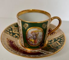 Edle Mokkatasse mit Untertasse