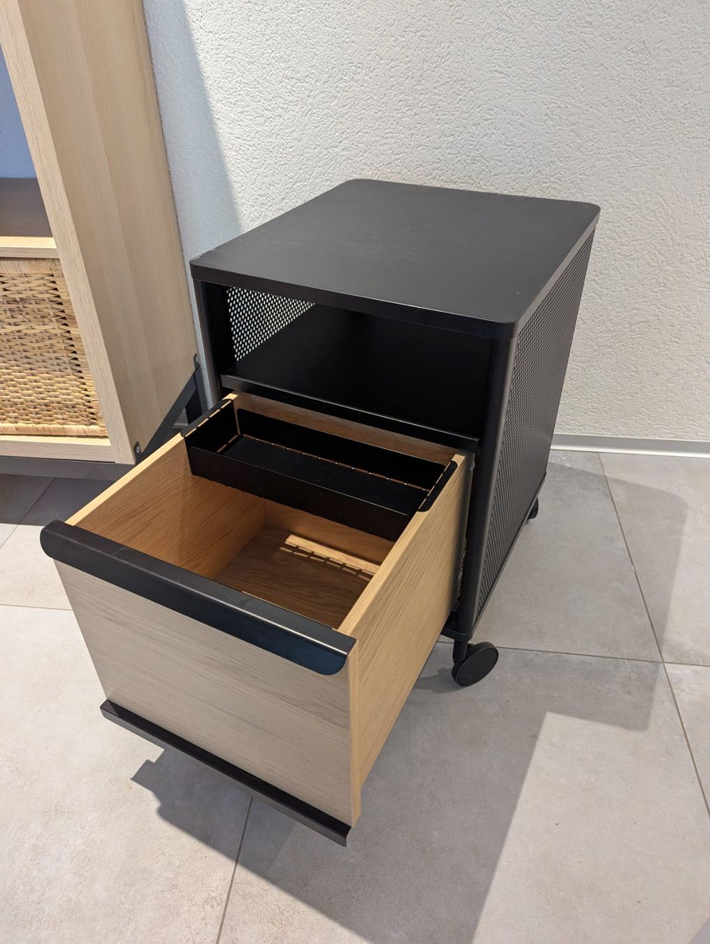 Ikea Korpus: IKEA BEKANT Rollladenkorpus, gebraucht – Gebraucht aus Herznach von rom_9rks 1
