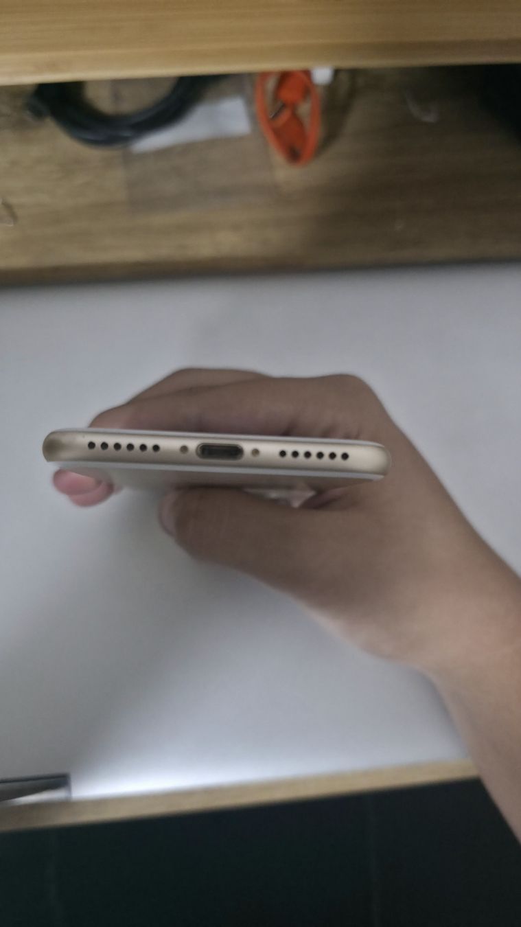 Apple Handys / Smartphones: iPhone 7 - Rose Gold - 32GB - Mint Condition – Neu (gemäss Beschreibung) aus Noës von sim_75ws 5