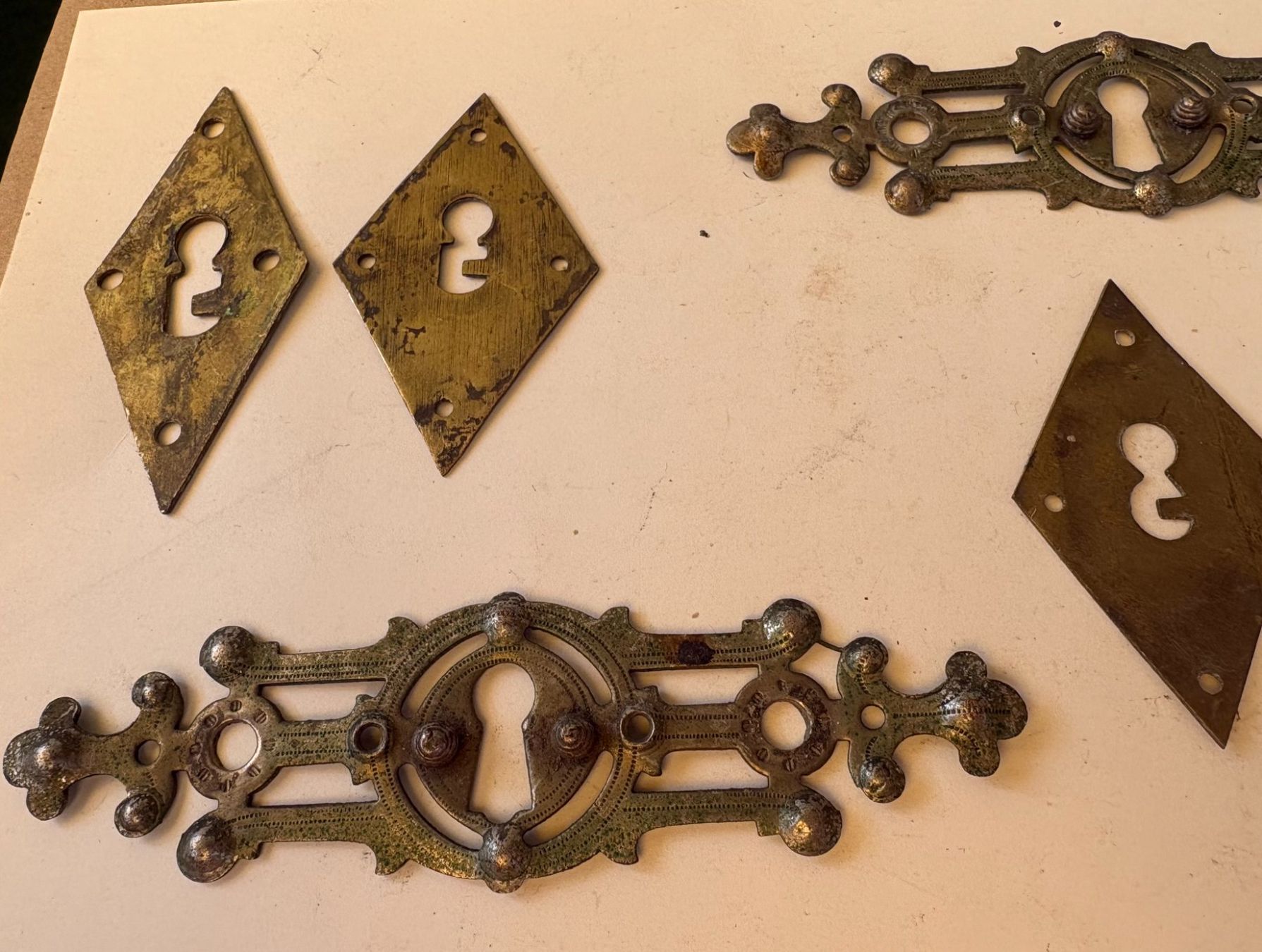 Ferramenta: VINTAGE LOT SCHLÜSSELROSETTEN – Usato da Ostermundigen venduto da wini63 2